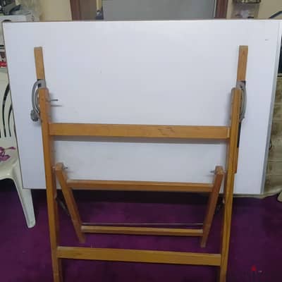 ترابيزة رسومات هندسية