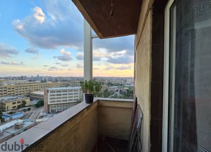Large apartment + roof 250m for sale at a lower price due to travel circumstances and fully licensed, registered contract at the real estate registry
