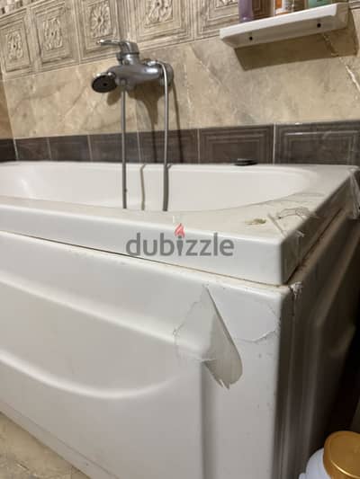 بانيو شبه مستخدم للبيع