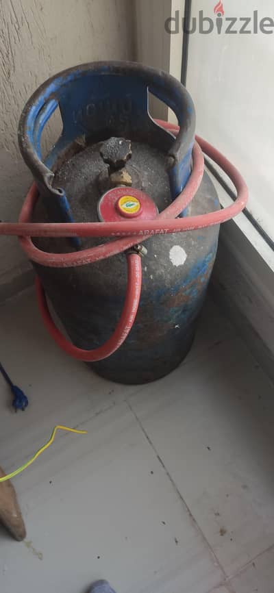 أنبوبة غاز بالمنظم والخرطوم ايطالي طول ٣ متر