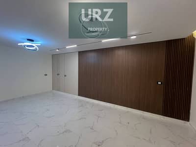3BR corner apartment with open landscape views in a prime Suez Rd location near Madinaty & AUC 12year interest-free installments