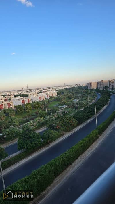 شقة اول سكن مفروشة للإيجار في مدينتي – b6 ,إطلالة مميزة وايد جاردن