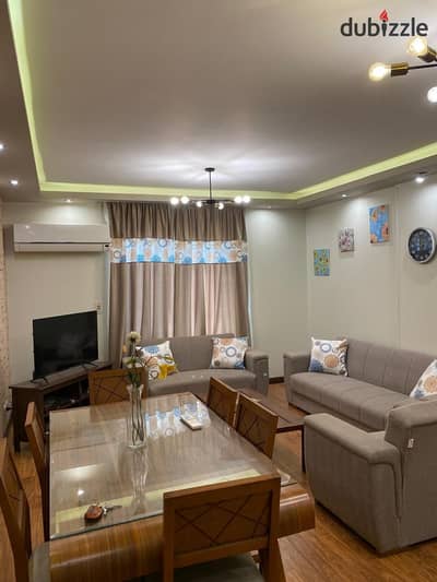 For lovers of excellence and sophistication in Al-Rehab 1, a furnished apartment for rent entirely in Al-Rehab 1, Phase One. Area: 90m, 2 bedrooms, 1 bathroom, fully air-conditioned, special finishes, a very distinctive view. A distinctive apartment ready for immediate occupancy, very suitable for those looking for comfort and luxury.