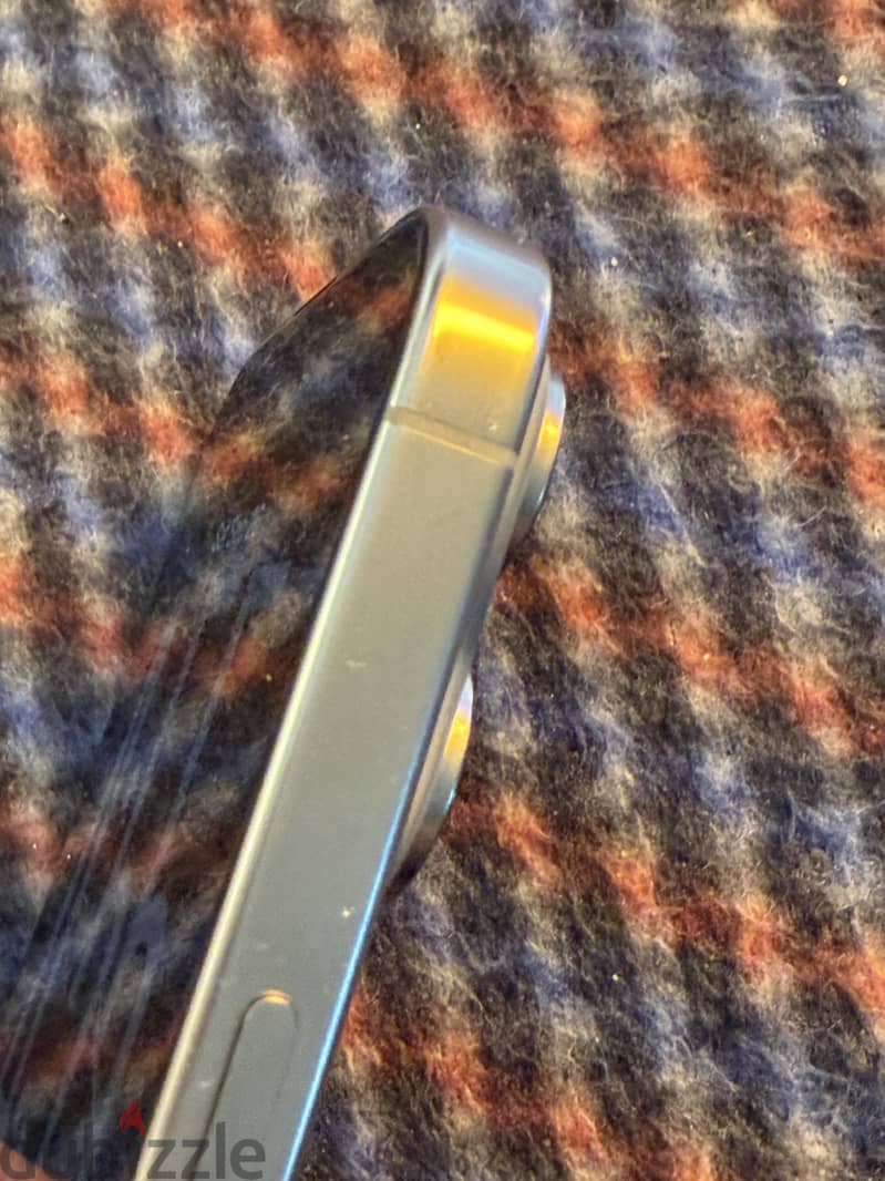 Apple - iPhone 16 Pro 2