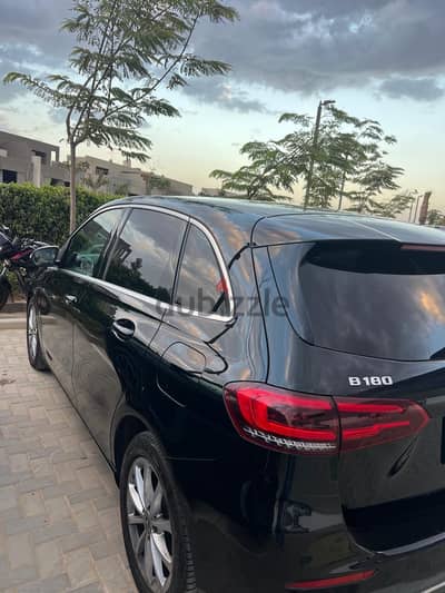 Mercedes B180 2021 فابريكه