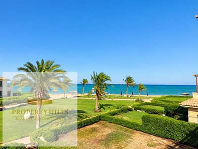 فيلا منفصله من المالك ريسيل صف اول علي البحر مباشره في لافيستا السخنه متشطبه بالفرش
