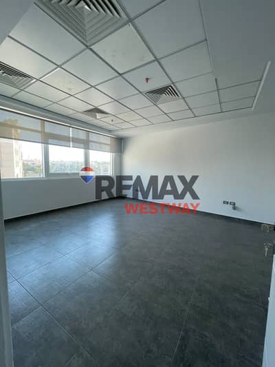 An office for rent in Kargo Mall, in the heart of El Sheikh Zayed مكتب للإيجار في كارجو مول في قلب الشيخ زايد