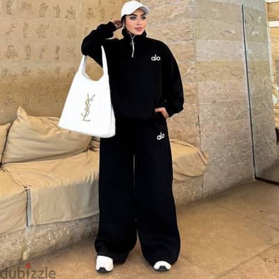 سوت حريمي اسود