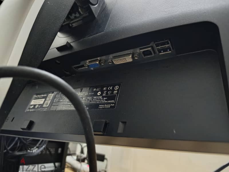 Dell p2213 1