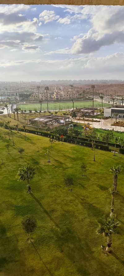 Opportunity to sell an apartment in the Celia compound, 88m, in the penultimate floor, very distinctive location