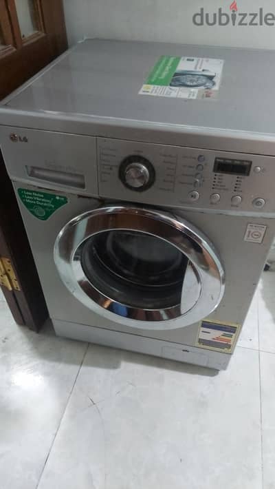 غسالة ملابس 8k  LG     للبيع