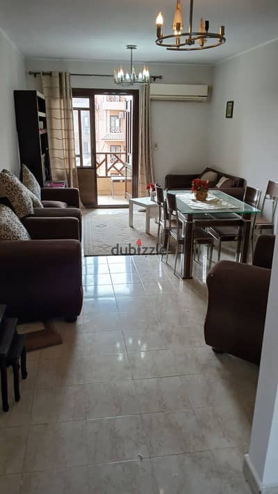 Fully furnished apartment available for rent in Al-Rehab 1, phase five, condo 90m, 2 bedrooms and 1 bathroom, fully air-conditioned, fourth floor, special view. Required 20000 for communication 01032384857