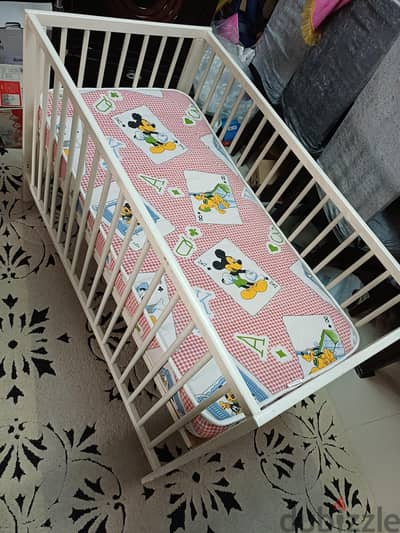 baby crib with mattress from ikea سرير بابي من ايكيا مقاس ٦٠ في ١٢٠