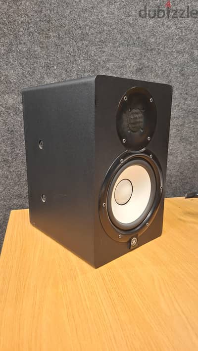 سماعات استديو studio monitor