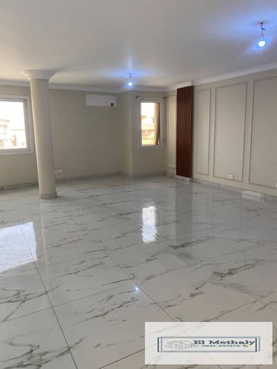 New Cairo, Al Rehab City: 300 sqm freehold apartment in the "Arabia" district, 3rd floor with elevator.