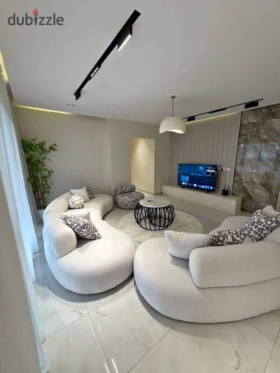 Fully finished, ready to move villa in New Cairo’s Fifth Settlement – located in a fully developed compound, just minutes from the American University
