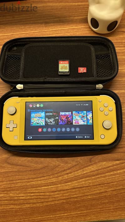 Nintendo Switch Lite + Digital Games + 128GB + Case