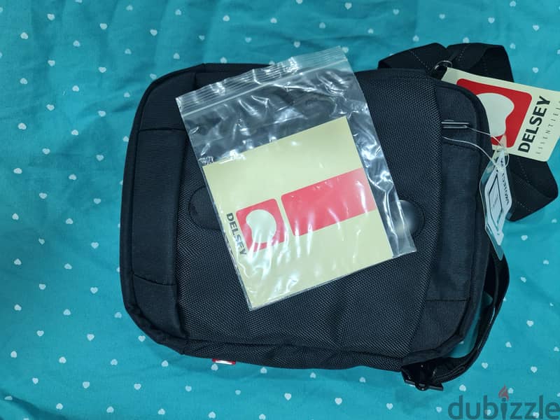 Delsey Bellecour Mini Reporter 4