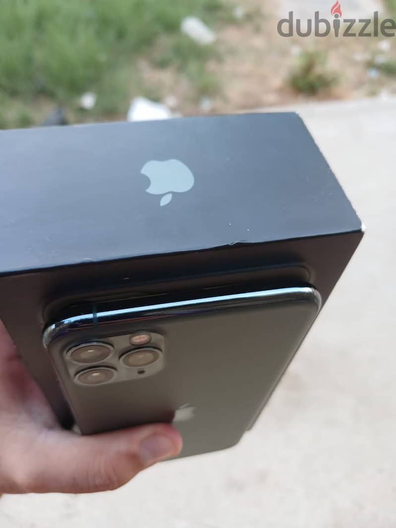 Apple - iPhone 11 Pro Max 3