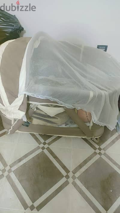 سرير اطفال للبيع