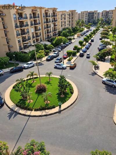 At an attractive price, 180m, Rehab 2, next to Avenue Mall, 4th floor, just before the last one with elevator, view of the square.