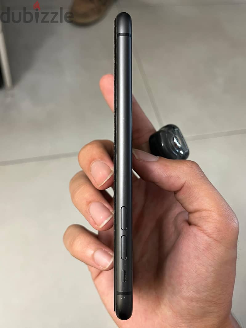 Apple - iPhone 11 4