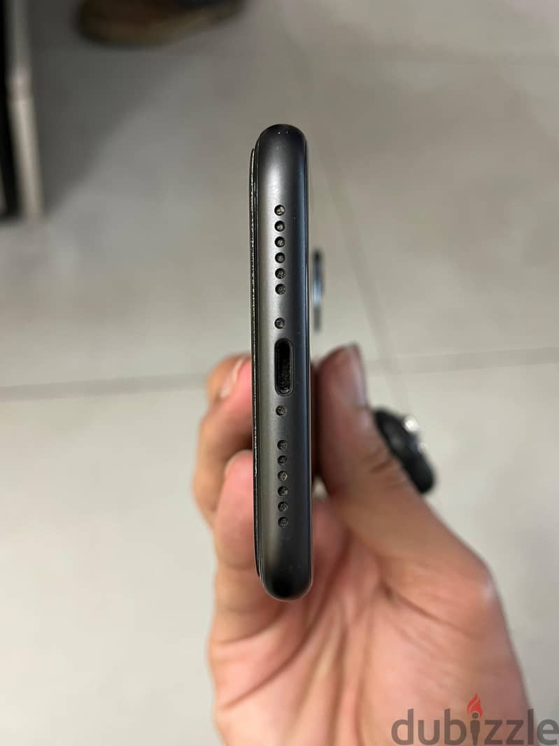 Apple - iPhone 11 5