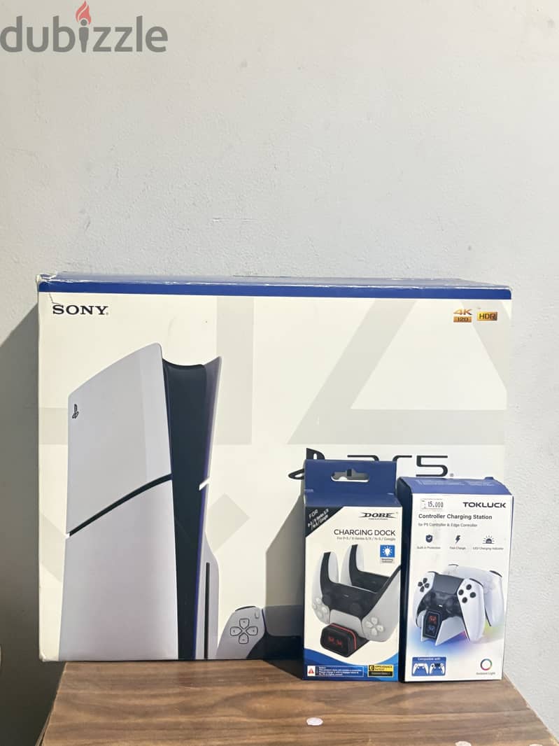 Ps5 slim cd with 4 controllers 4