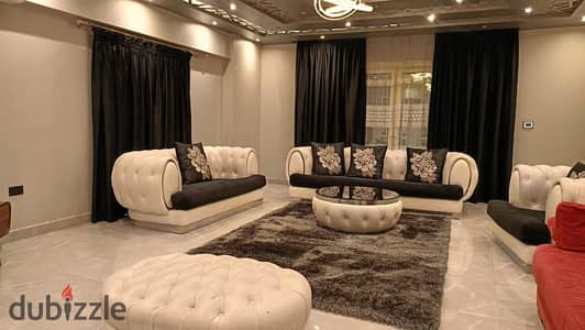 شقة مفروشة اول سكن فندقيه عماره حديثه مبانى 2025 للايجار الشهري واليومي مدينه نصر  بين عباس ومكرم قريبه من جميع الخدمات و المولات الكافيهات والمطاعم والمستشفيات مكان سياحي 3غرف  2حمام  ريسبشن واسع  مكيفه بالكامل  واي فاي فائق السرعه  انتركم خاص بالشقه  عم