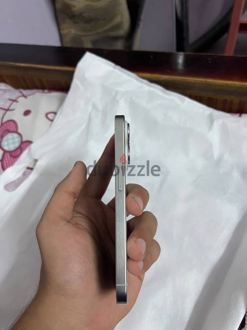 Apple - iPhone 15 Pro 7