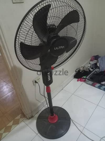 2مروحه واحده عمود والثانيه حائط 18بوصه 5ريشه عمال شهرين فق عاملين 1500