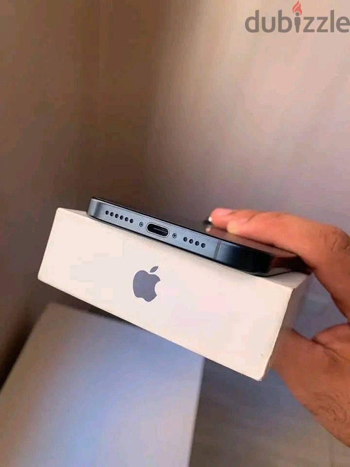 Apple - iPhone 15 Pro Max 2