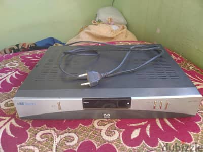 ريسيفر eM Tech للبيع موديل 100  em