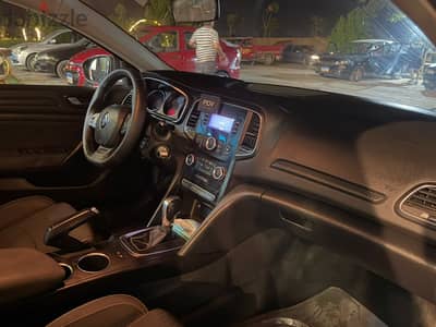 Renault Megane 2019 four