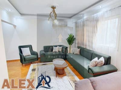 Furnished apartment for rent in Loran, steps from the sea