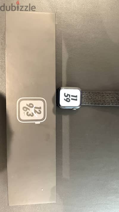 Apple watch Nike+ S4 44mm  (nike black sport loop)