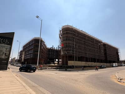 محل ارضى للبيع على محور ٢٦ يوليو مع اكبر شركه تشغيل مول - و اكبر مجمع محلات و مطاعم - استلام فورى و تقسيط يصل الى ٥ سنوات