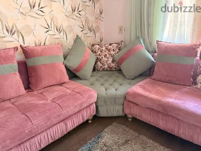 U-Shape Living Room /غرفة ليفينج حرف U