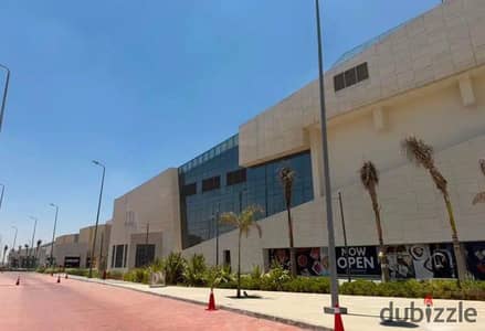صيدليه بموقع استراتيجي استلام فوري في زايد القديمه للبيع داخل ايتابا اسكوير بجوار الربوه