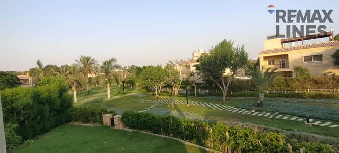 لقطة مميزة في المرحلة الأولى! فيلا W مستقلة بجوار المسجد الأبيض، فيو غير مجروح، مفروشة ومكيفة بالكامل. أرض 876م ومباني 353م، 4 غرف و4 حمامات. 39 مليون