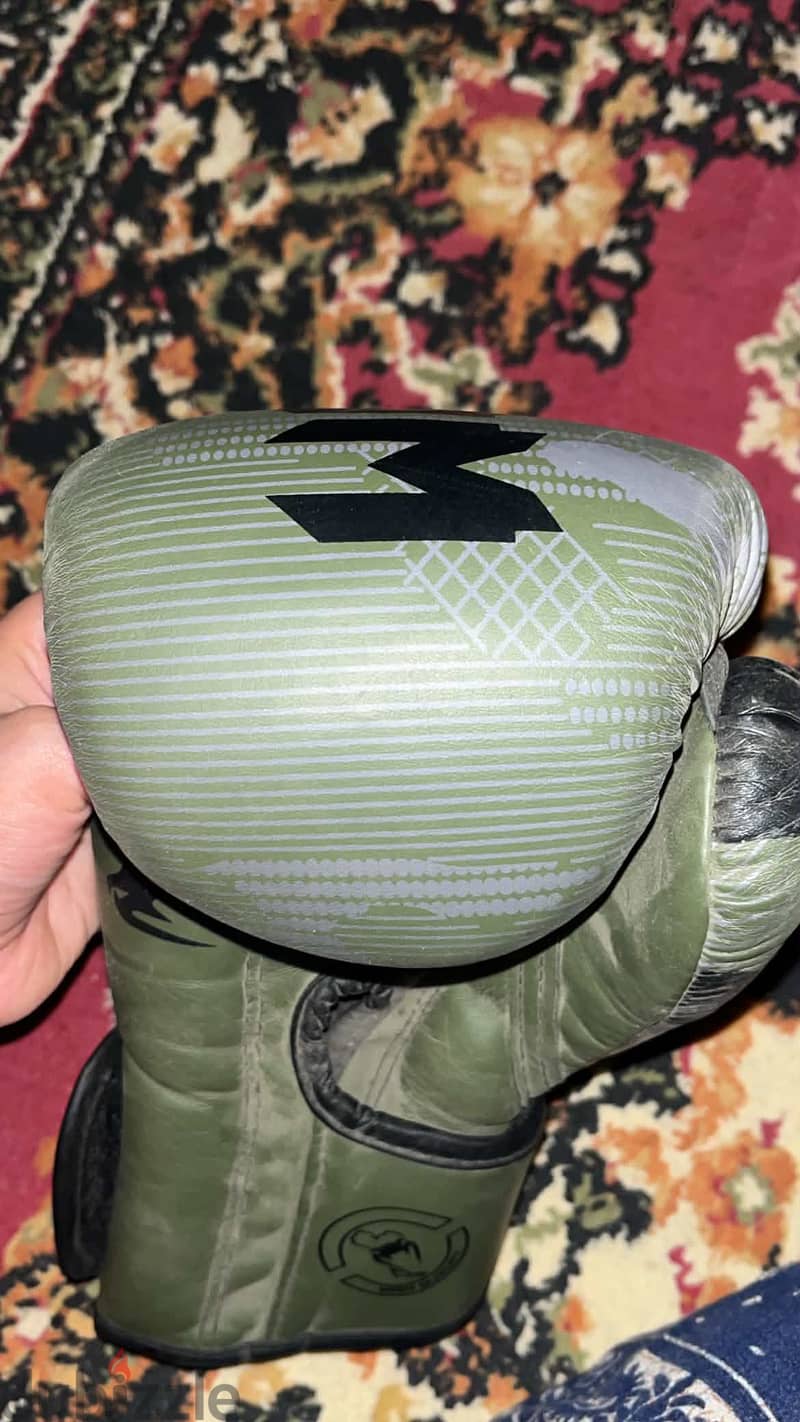 Boxing gloves 8 1