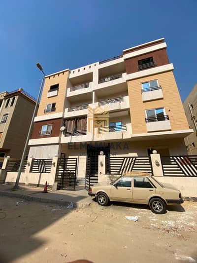 Apartment for sale 3 rooms 175m ultra-super-luxurious finishing first occupancy neighborhood 16 area Sheikh Zayed in front of Center Badr Al-Din and Mazhar Mall two minutes to Beverly Hills cod-55