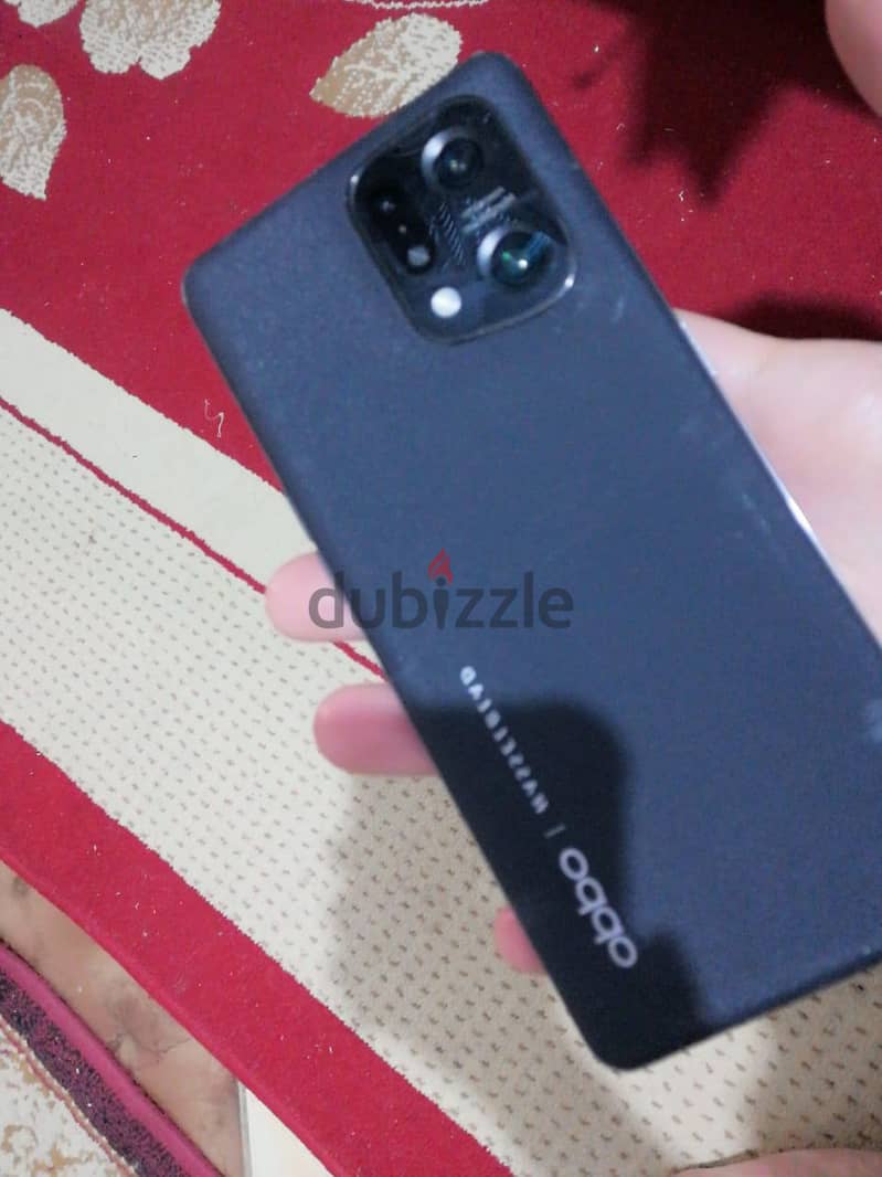 OPPO Find X5 4