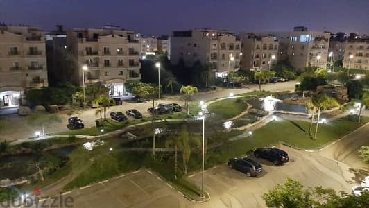 شقة بنت هاوس موقع مميز جدا فى الكمبوند بيفرلى هيلز