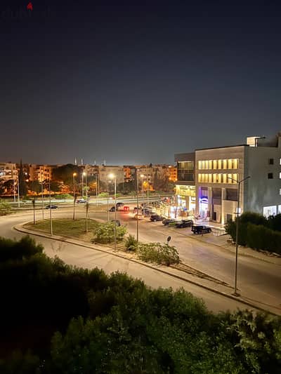 An exceptional opportunity at The Address… a selected unit with direct sea views featuring 3 bedrooms and two large balconies 