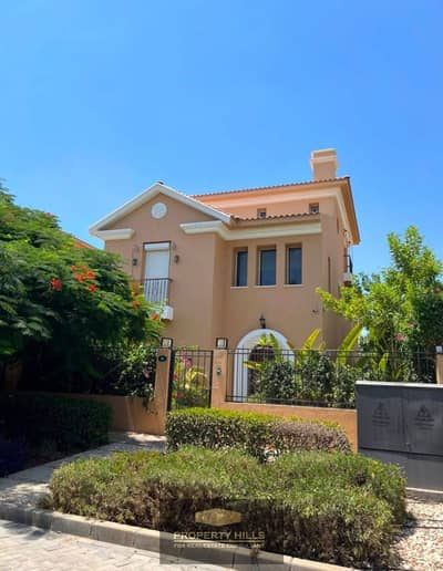 Immediate villa, 310 meters, panoramic view overlooking the landscape in Stella, Al Shorouk, next to La Vista City and Carrefour.