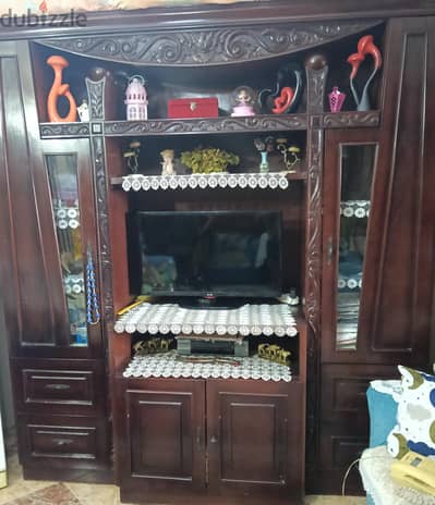 مكتبة منزلية  للتلفزيون
