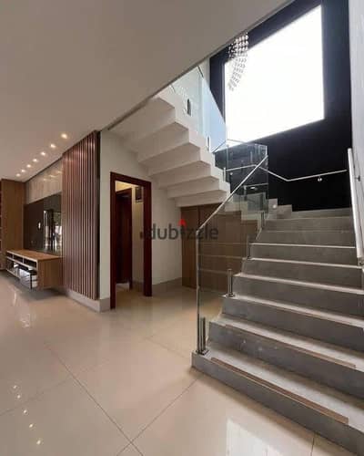 210 sqm Townhouse Villa, 3 Bedrooms, Ready for Viewing and Immediate Delivery in Sun Capital, October.
