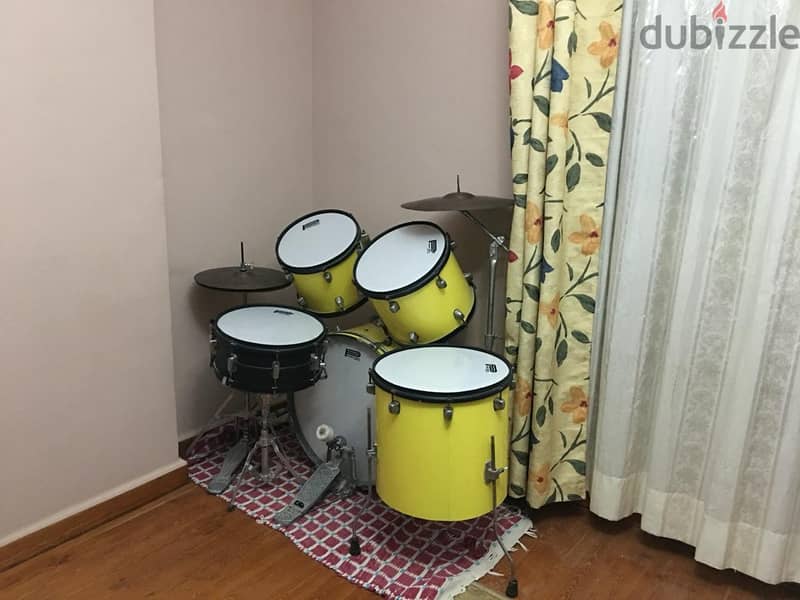 Cremona drumset with Powerbeat drumcoats 3