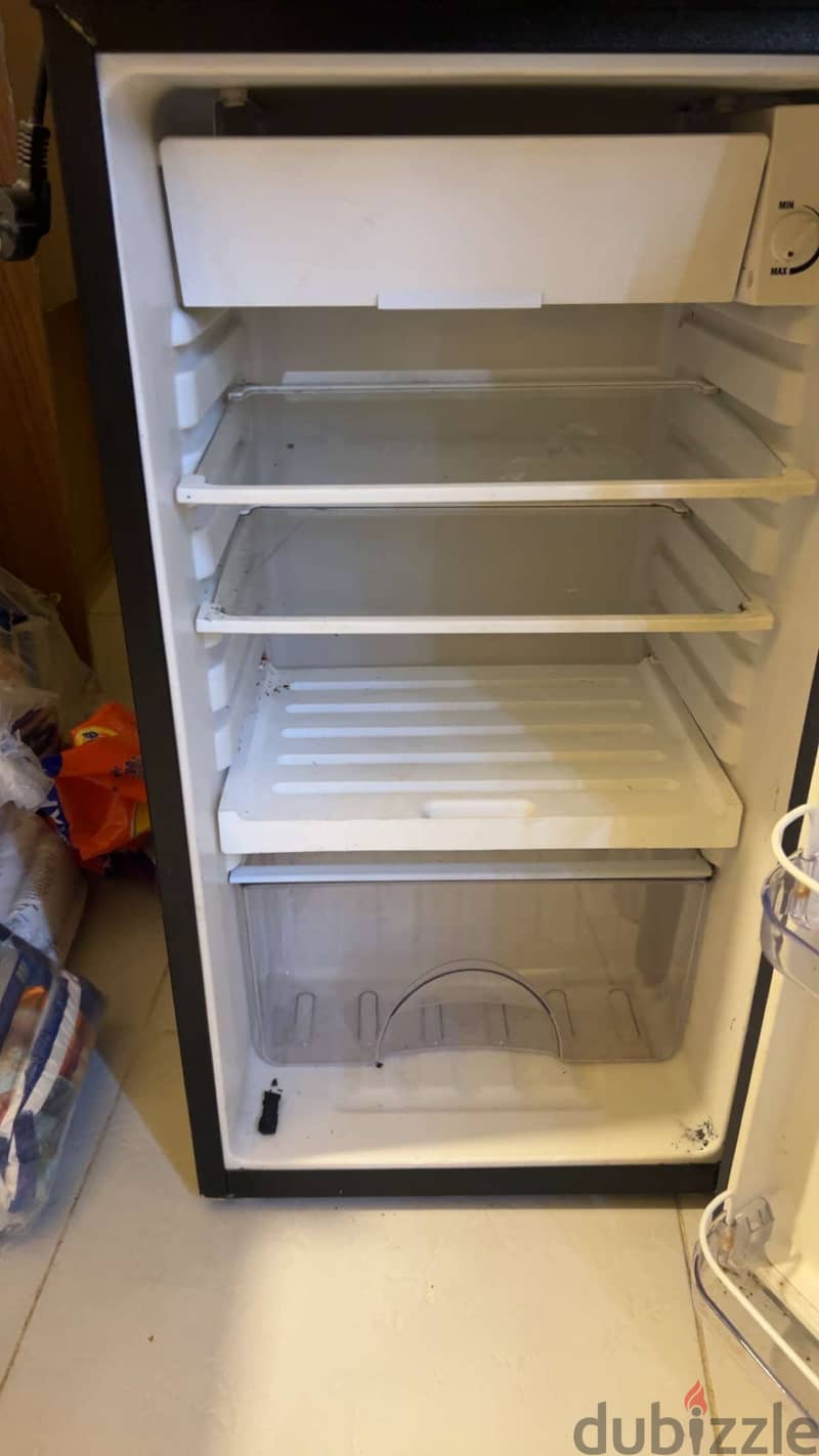 castle refrigerator 97 liter like mini bar 1